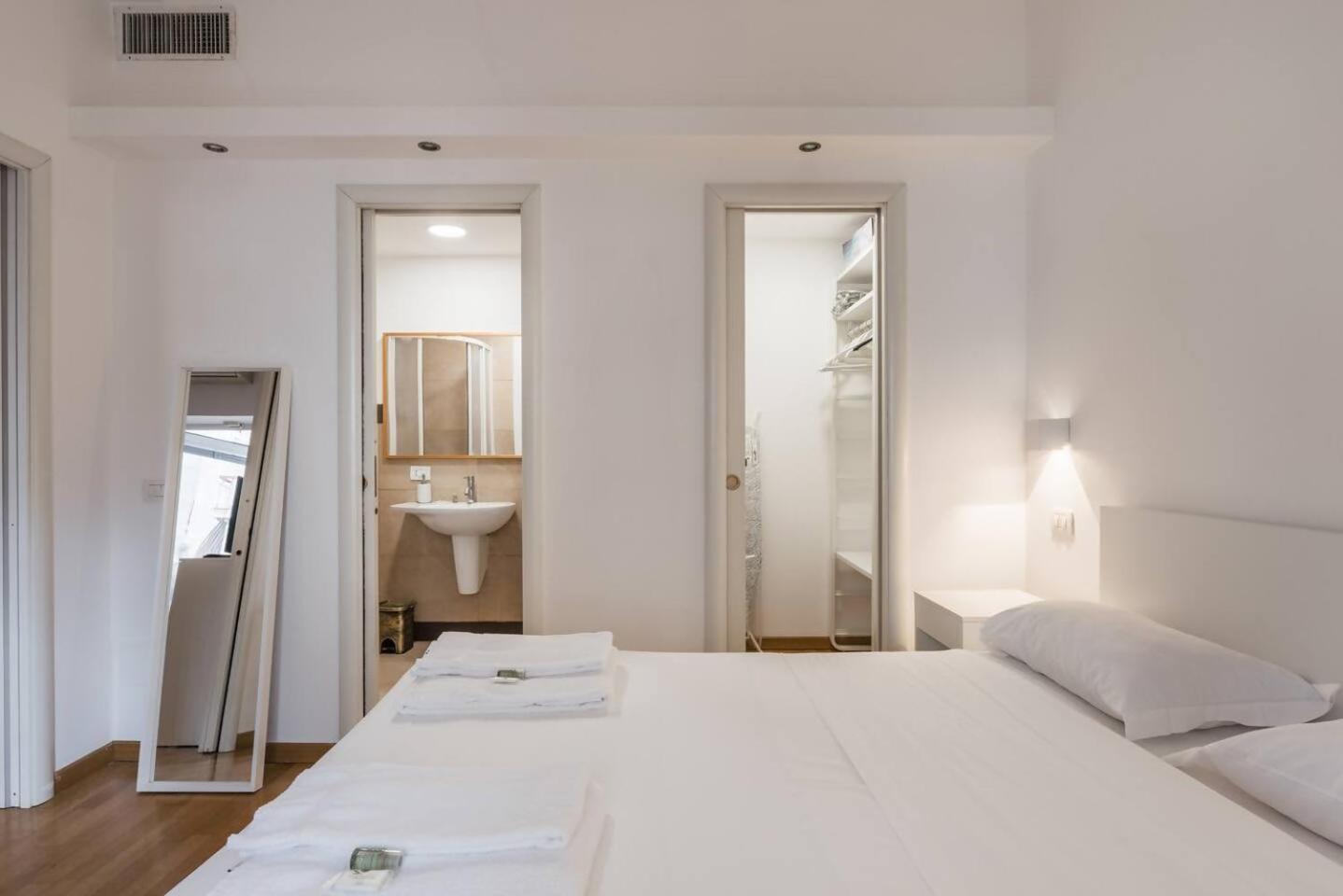 Raffaella Apartment โรม ภายนอก รูปภาพ
